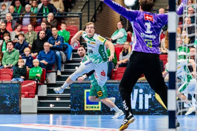 f l Blaer Hinriksson SC DHfK Leipzig, 44 , Malte Semisch GWD Minden, 01 GER, GWD Minden vs SC DHfK Leipzig, Handball, 1 Bundesliga, Matchday 12, Season 2025 2026, 14 11 2025 GER, GWD Minden vs SC DHfK Leipzig, Handball, 1 Bundesliga, Matchday 12, Season 2025 2026, 14 11 2025 Luebbecke Copyright: xEibner-Pressefoto JanxRollingerx EP_JSK