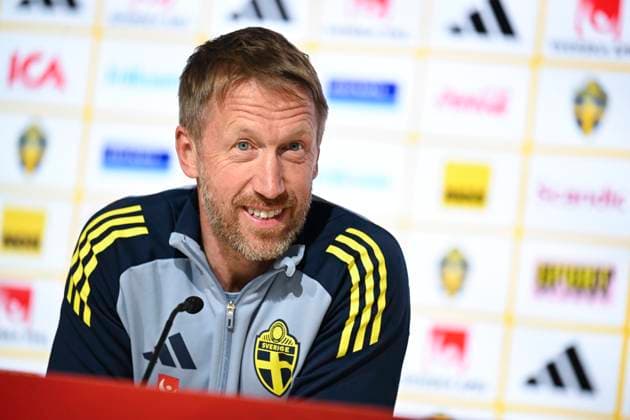 GENEVA , SWITZERLAND 20251114 Swiss national team captain Graham Potter during a press conference at the Stade de Geneve ahead of the World Cup qualifying match against Switzerland tomorrow evening GENÃˆVE SWITZERLAND x10050x  Copyright: xPontusxLundahl TTx SWEDEN NATIONAL FOOTBALL TEAM PRESS CONFERENCE