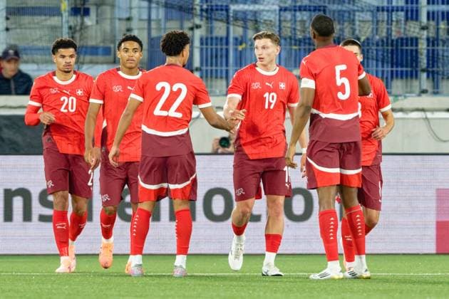 Alessandro Vogt 19 Switzerland U21 celebrates after scoring his team s first goal with teammates during the UEFA U21 EURO 2027 Qualifying round match between Switzerland U21 and France U21 at Stade de la Tuiliere in Lausanne, Switzerland Lausanne Lausanne, Switzerland, November 14 2025 Switzerland Switzerland Switzerland Copyright: xGiuseppexVelletrix xSPPx