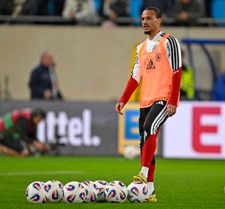 14 11 2025, Football World Cup Qualification Europe 2025 26, Matchday 9, Luxembourg Germany, at Stade de Luxembourg Croix de Gasperich, Luxembourg , Leroy Sane Germany warming up