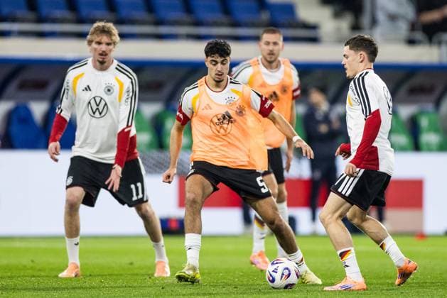 FIFA World Cup UEFA Qualifiers Luxembourg Germany 14 11 2025 duel Aleksandar Pavlovic Germany, 5 , Florian Wirtz Germany, 17 FIFA World Cup UEFA Qualifiers Luxembourg Germany Luxembourg, Stade de Luxembourg, 14 11 2025 Copyright: xBEAUTIFULxSPORTS Wunderlx