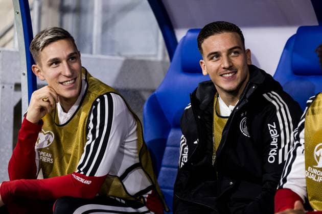 FIFA World Cup UEFA Qualifiers Luxembourg Germany 14 11 2025 Nico Schlotterbeck Germany, 15 , Said El Mala Germany, 14 on the bench before the match FIFA World Cup UEFA Qualifiers Luxembourg Germany Luxembourg, Stade de Luxembourg, 14 11 2025 Copyright: xBEAUTIFULxSPORTS Wunderlx