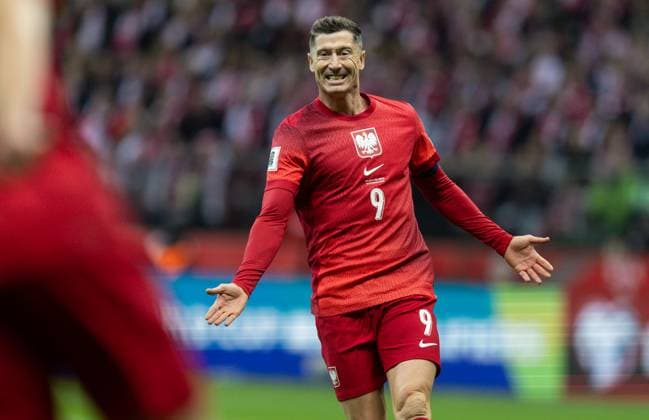 World Cup 2026 European qualifiers: Poland vs Netherlands Robert Lewandowski during World Cup 2026 European qualifiers: Poland vs Netherlands match in Warsaw, Poland on November 14, 2025 Warsaw Poland  Copyright: xFotoxOlimpikx originalFilename:jastrzebowski-worldcup251114_np8di.jpg
