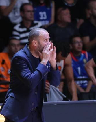 Anadolu Efes v Bayern Munich - EuroLeague ANTALYA, TURKIYE - NOVEMBER 14: Bayern Munich assistant coach T.J. Parker during the EuroLeague week 11 basketball game between Anadolu Efes and Bayern Munich at Antalya Sports Hall in Antalya, Turkiye, on November 14, 2025. Fatih Hepokur Anadolu Antalya Turkey. Editorial use only. Please get in touch for any other usage.  Copyright: x2025xAnadoluxFatihxHepokurx