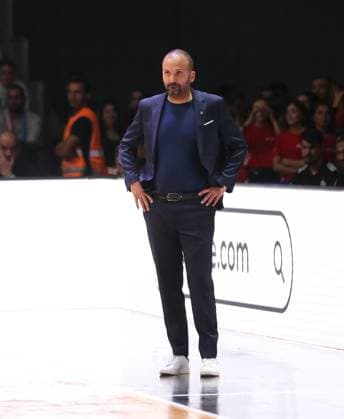 Anadolu Efes v Bayern Munich - EuroLeague ANTALYA, TURKIYE - NOVEMBER 14: Bayern Munich assistant coach T.J. Parker during the EuroLeague week 11 basketball game between Anadolu Efes and Bayern Munich at Antalya Sports Hall in Antalya, Turkiye, on November 14, 2025. Fatih Hepokur Anadolu Antalya Turkey. Editorial use only. Please get in touch for any other usage.  Copyright: x2025xAnadoluxFatihxHepokurx