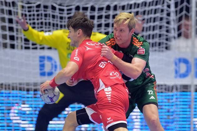 Marian Michalczik TSV Hannover Burgdorf 22 R , Nikolaj Enderleit MT Melsungen 4 on the ball , GER, MT Melsungen TSV Hannover Burgdorf, Handball, 1 Bundesliga, Matchday 12, Season 2025 2026, 14 11 2025, GER, MT Melsungen TSV Hannover Burgdorf, Handball, 1 Bundesliga, Matchday 12, Season 2025 2026, 14 11 2025 Kassel Copyright: xEibner-Pressefotox xRolandxSippex EP_RSL