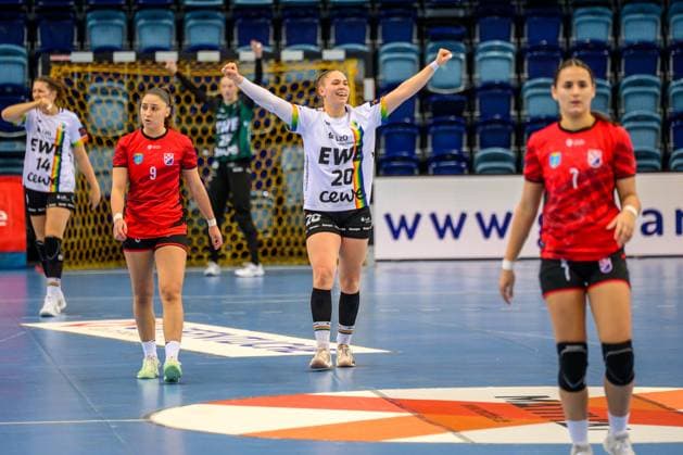 Handball Women EHF European League Women Qualification Round 3 Season 2025 2026 VfL Oldenburg vs HC Dalmatinka Ploce 14 11 2025 Pfundstein, Ariane 20, VfL Oldenburg Jubilation, joy