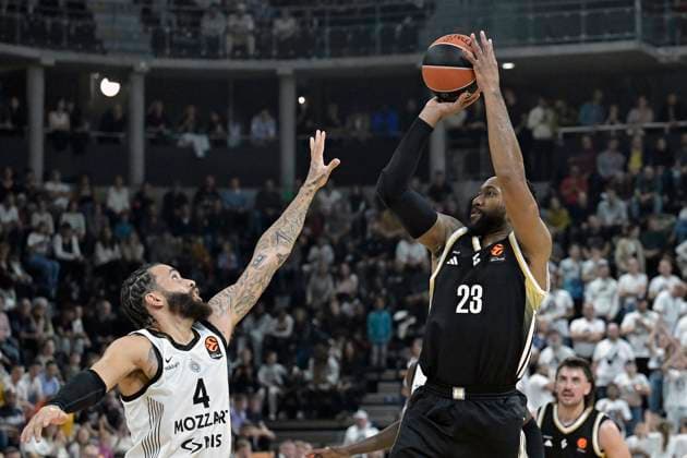 Basket - Euroligue - Asvel reçoit Belgrade à Villeurbanne le 14 11 25 PHOTOPQR LE PROGRES Maxime JEGAT - Villeurbanne 14 11 2025 - Basket - Euroligue - Asvel reçoit Belgrade à Villeurbanne le 14 11 25 -David Lighty (Asvel) au cours du match opposant l Asvel (en noir) au Partizan Belgrade (en blanc) à l Astroballe à Villeurbanne et comptant pour la 11e journée de l Euroligue de basket. EuroLeague basketball on 14 November 2025 Villeurbanne Rhône Rhône-Alpes France  Copyright: xPHOTOPQR LExPROGRES MAXPPPxMaximexJEGATx 20251114LPL2795 20251114LPL2795