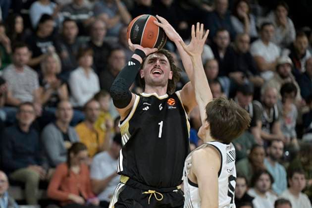 Basket - Euroligue - Asvel reçoit Belgrade à Villeurbanne le 14 11 25 PHOTOPQR LE PROGRES Maxime JEGAT - Villeurbanne 14 11 2025 - Basket - Euroligue - Asvel reçoit Belgrade à Villeurbanne le 14 11 25 -Zachary Seljaas (Asvel) au cours du match opposant l Asvel (en noir) au Partizan Belgrade (en blanc) à l Astroballe à Villeurbanne et comptant pour la 11e journée de l Euroligue de basket. EuroLeague basketball on 14 November 2025 Villeurbanne Rhône Rhône-Alpes France  Copyright: xPHOTOPQR LExPROGRES MAXPPPxMaximexJEGATx 20251114LPL2799 20251114LPL2799