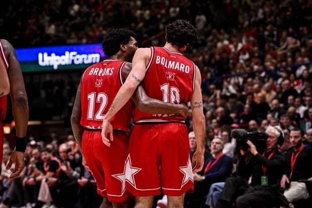 Basketball, EuroLeague, EA7 Emporio Armani Olimpia Mailand - Olympiakos Piräus Armoni Brooks, Leandro Bolmaro EA7 Emporio Armani Olimpia Milano - Olympiacos Piraeus Turkish Airlines Euroleague 2025-26 Milano, 14 11 2025 Foto ClaudioDegaspari Ciamillo-Castoria Assago Unipol Forum Lombardia Italy  Copyright: xClaudioxxDegasparix