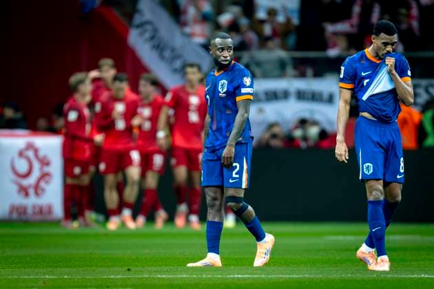 Netherlands defender Lutsharel Geertruida, Netherlands midfielder Ryan Gravenberch during the match FOOTBALL EUROPEAN QUALIFIERS POLAND NETHERLANDS at the PGE Narodowy National Stadium for the FIFA World Cup 2026 UEFA Qualifiers Group G Matchday 9 season 2025 2026 in WARSAW, Poland on 14 november 2025, photo by Stefan Koops EYE4images DeFodi Images