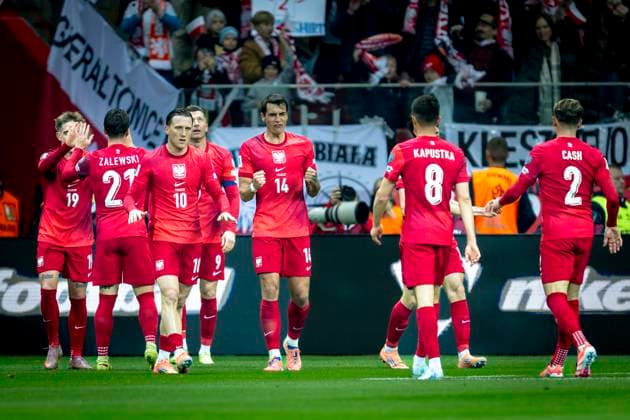 Players of Poland celebrating the goal during the match FOOTBALL EUROPEAN QUALIFIERS POLAND NETHERLANDS at the PGE Narodowy National Stadium for the FIFA World Cup 2026 UEFA Qualifiers Group G Matchday 9 season 2025 2026 in WARSAW, Poland on 14 november 2025, photo by Stefan Koops EYE4images DeFodi Images