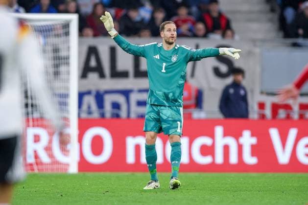 14 11 2025, Football, International match, World Cup Qualification Europe, Germany Luxembourg, Stade de Luxembourg Croix de Gasperich, Luxembourg , 9 Matchday, Season 2025 2026 Goalkeeper Oliver Baumann GER 01 gesticulating Regulations prohibit any use of photographs as image sequences and or quasi video Luxembourg