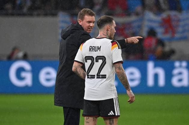 14 11 2025, xjrdrx, Football, World Cup Qualification 2026 Luxembourg Germany emspor, v l Julian Nagelsmann Germany, Coach , David Raum Germany gives instructions, gesticulates with arms, gesticulate, gives instructions DFL DFB REGULATIONS PROHIBIT ANY USE OF PHOTOGRAPHS as IMAGE SEQUENCES and or QUASI VIDEO Luxembourg