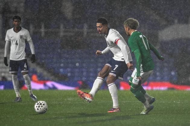 England U21, U 21 v Republic of Ireland U21, UEFA European Under-21 Championship Qualification, St Andrews @ Knighthead Park, Birmingham, UK - 14 November 2025 Jobe Bellingham of England U21 on the ball , UK NEWSPAPERS OUT Copyright: xRichardxBowcottx
