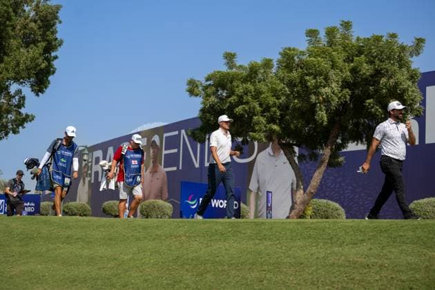 Ludvig Aberg SWE , John Parry ENG Round 2 of the DP World Tour Championship 2025, held at the Jumeirah Golf Estate, Earth Course, Dhabi, United Arab Emerites 13 16 November 2025 Dubai United Arab Emerites DP World Tour, Dp World Tour Championship 2025, Golf x11290x  Copyright: xWilliamxBrodin TTx DP World Tour Championship 2025