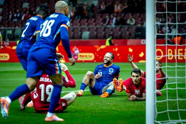 Netherlands forwarder Memphis Depay during the match FOOTBALL EUROPEAN QUALIFIERS POLAND NETHERLANDS at the PGE Narodowy National Stadium for the FIFA World Cup 2026 UEFA Qualifiers Group G Matchday 9 season 2025 2026 in WARSAW, Poland on 14 november 2025, photo by Stefan Koops EYE4images DeFodi Images