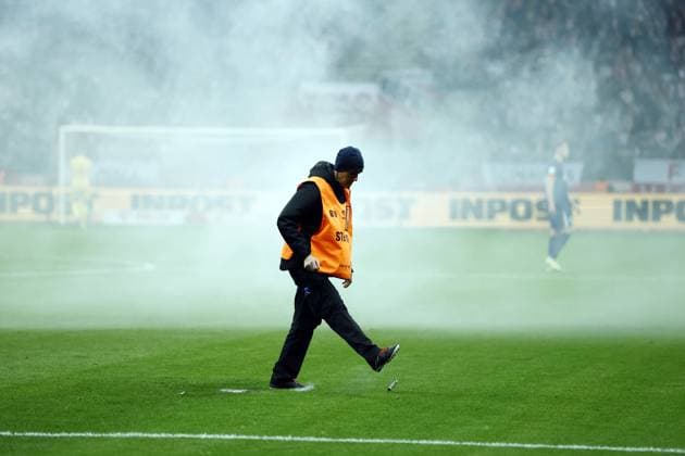 WARSAW - Fireworks on the pitch during the World Cup qualifier between Poland and the Netherlands at the PGE Narodowy Stadium on November 14, 2025, in Warsaw, Poland. ANP KOEN VAN WEEL FIFA 2026 World Cup Qualifier 2025-2026 xVIxANPxSportx xxANPxIVx 542126966 originalFilename: 542126966.jpg