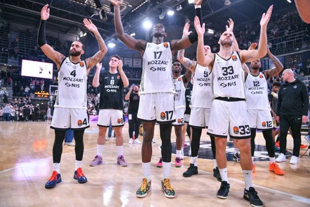 Basketball : Turkish Euroleague match between LDLC ASVEL and Partizan Mozzart Bet Belgrade on november 14th, 2025 at the Astroballe (Villeurbanne, France) Partizan Mozzart Bet Belgrade team thanking their loyal fans during the Turkish Airlines Euroleague match between LDLC ASVEL and Partizan Mozzart Bet Belgrade on november 14th, 2025 at the Astroballe (Villeurbanne, France)  Copyright: xCYRILxALISTERxLESTAGEx