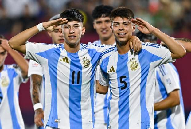 Argentina v Mexico : Round of 32- FIFA U-17 World Cup Qatar 2025 Ramiro Tulian (L) of Argentina celebrates after scoring a goal during the FIFA U-17 World Cup Qatar 2025 Round of 32 match between Argentina and Mexico in Doha, Qatar, on November 14, 2025. DOHA Qatar Copyright: xNOUSHADxTHEKKAYILx