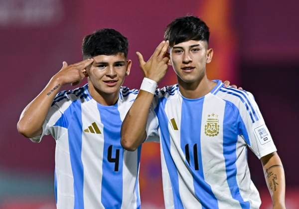 Argentina v Mexico : Round of 32- FIFA U-17 World Cup Qatar 2025 Ramiro Tulian (R) of Argentina celebrates after scoring a goal during the FIFA U-17 World Cup Qatar 2025 Round of 32 match between Argentina and Mexico in Doha, Qatar, on November 14, 2025. DOHA Qatar Copyright: xNOUSHADxTHEKKAYILx