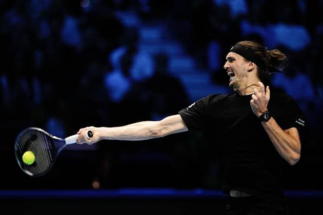 Germany s Alexander Zverev returns the ball to Canada s Felix Auger Aliassimeon the singles tennis match of the ATP, Tennis Herren World Tour Finals at the Inalpi Arena in Turin, Italy - Friday, Nov. 14, 2025. -  Copyright: xMarcoxAlpozzi LaPressex
