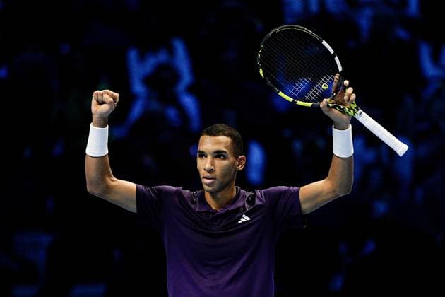 Canada s Felix Auger Aliassime celebrate victory in the singles tennis match of the ATP, Tennis Herren World Tour Finals against Germany s Alexander Zverev at the Inalpi Arena in Turin, Italy - Friday, Nov. 14, 2025. -  Copyright: xMarcoxAlpozzi LaPressex
