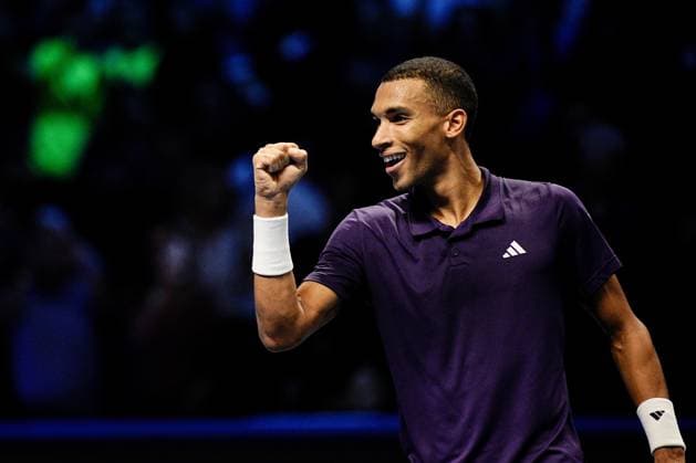 Canada s Felix Auger Aliassime celebrate victory in the singles tennis match of the ATP, Tennis Herren World Tour Finals against Germany s Alexander Zverev at the Inalpi Arena in Turin, Italy - Friday, Nov. 14, 2025. -  Copyright: xMarcoxAlpozzi LaPressex