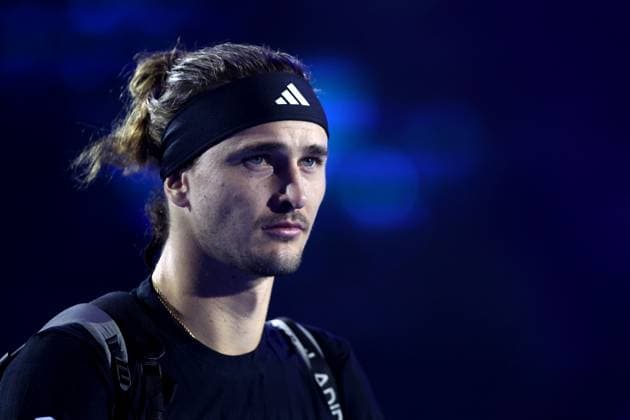 Alexander Zverev vs Felix Auger-Aliassime Alexander Zverev of Germany looks on during the Round Robin singles match between Alexander Zverev of Germany and Felix Auger-Aliassime of Canada on Day six of the Nitto ATP, Tennis Herren World Tour Finals. Turin Inalpi Arena Italy Copyright: xMarcoxCanonierox