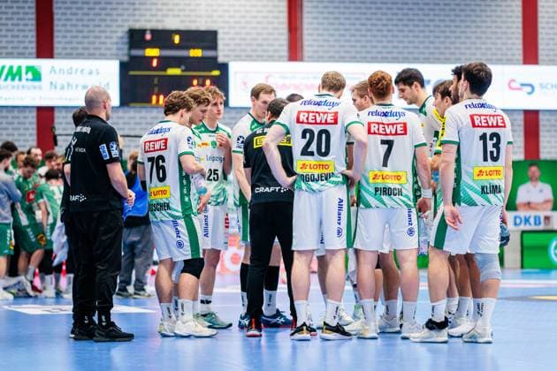 Timeout SC DHfK Leipzig GER, GWD Minden vs SC DHfK Leipzig, Handball, 1 Bundesliga, Matchday 12, Season 2025 2026, 14 11 2025 GER, GWD Minden vs SC DHfK Leipzig, Handball, 1 Bundesliga, Matchday 12, Season 2025 2026, 14 11 2025 Luebbecke Copyright: xEibner-Pressefoto JanxRollingerx EP_JSK