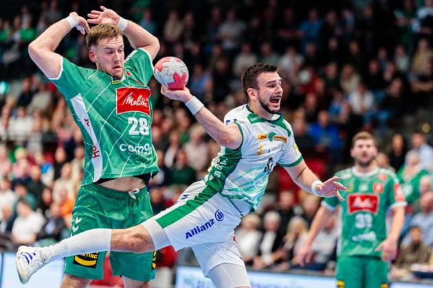 f l Tom Bergner GWD Minden, 28 , Luka Rogan SC DHfK Leipzig, 33 GER, GWD Minden vs SC DHfK Leipzig, Handball, 1 Bundesliga, Matchday 12, Season 2025 2026, 14 11 2025 GER, GWD Minden vs SC DHfK Leipzig, Handball, 1 Bundesliga, Matchday 12, Season 2025 2026, 14 11 2025 Luebbecke Copyright: xEibner-Pressefoto JanxRollingerx EP_JSK
