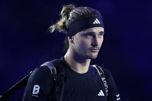 Alexander Zverev vs Felix Auger-Aliassime Alexander Zverev of Germany looks on during the Round Robin singles match between Alexander Zverev of Germany and Felix Auger-Aliassime of Canada on Day six of the Nitto ATP, Tennis Herren World Tour Finals. Turin Inalpi Arena Italy Copyright: xMarcoxCanonierox