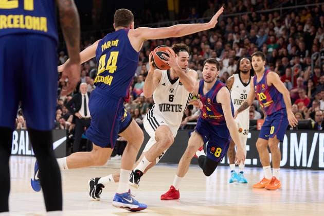 November 14, 2025, Barcelona, Barcelona, Spain: Alessandro Pajola of Virtus Bologna in action during the EuroLeague regular season game between FC Barcelona, Barca and Virtus Bologna at Palau Blaugrana, Barcelona, Spain, on November 14, 2025 Barcelona Spain - ZUMAr232 20251114_zsp_r232_062 Copyright: xDavidxRamirezx