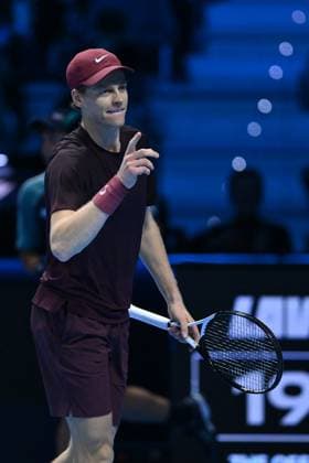 TENNIS - Internazionali di Tennis - Nitto ATP, Tennis Herren Finals 2025 Jannik Sinner (ITA) during the singles match between Jannik Sinner (ITA) and Ben Shelton (USA) during day six of the Nitto ATP Finals 2025 at Inalpi Arena on November 14, 2025 in Turin, Italy Turin Italy  Copyright: xIPAxSport ABACAx
