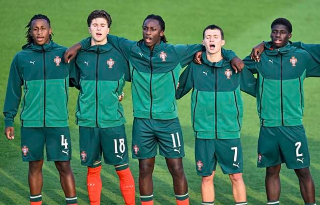 Portugal v Belgium : Round of 32- FIFA U-17 World Cup Qatar 2025 Starting players of Portugal line up prior to the FIFA U-17 World Cup Qatar 2025 Round of 32 match between Portugal and Belgium in Doha, Qatar, on November 14, 2025. DOHA Qatar Copyright: xNOUSHADxTHEKKAYILx