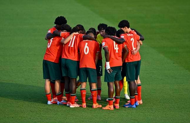 Portugal v Belgium : Round of 32- FIFA U-17 World Cup Qatar 2025 Starting players of Portugal gather prior to the FIFA U-17 World Cup Qatar 2025 Round of 32 match between Portugal and Belgium in Doha, Qatar, on November 14, 2025. DOHA Qatar Copyright: xNOUSHADxTHEKKAYILx
