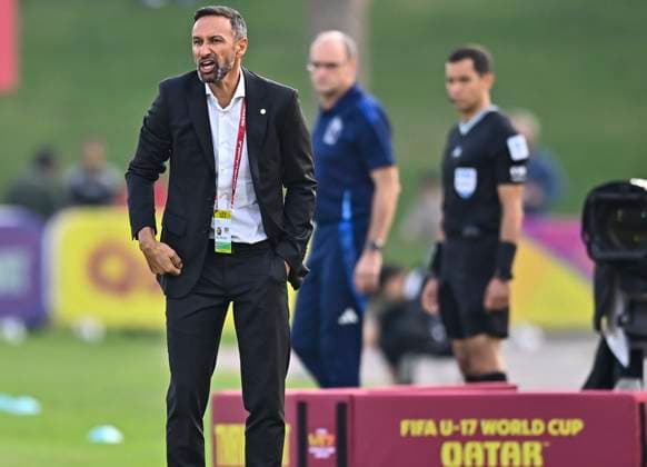 Portugal v Belgium : Round of 32- FIFA U-17 World Cup Qatar 2025 Bino, head coach of Portugal reacts during the FIFA U-17 World Cup Qatar 2025 Round of 32 match between Portugal and Belgium in Doha, Qatar, on November 14, 2025. DOHA Qatar Copyright: xNOUSHADxTHEKKAYILx