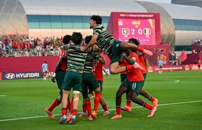 Portugal v Belgium : Round of 32- FIFA U-17 World Cup Qatar 2025 Anisio Cabral (L) of Portugal celebrates after scoring the second goal during the FIFA U-17 World Cup Qatar 2025 Round of 32 match between Portugal and Belgium in Doha, Qatar, on November 14, 2025. DOHA Qatar Copyright: xNOUSHADxTHEKKAYILx
