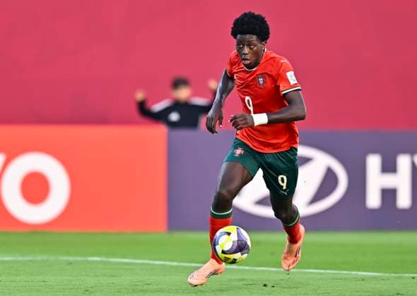 Portugal v Belgium : Round of 32- FIFA U-17 World Cup Qatar 2025 Stan Naert of Belgium in action during the FIFA U-17 World Cup Qatar 2025 Round of 32 match between Portugal and Belgium in Doha, Qatar, on November 14, 2025. DOHA Qatar Copyright: xNOUSHADxTHEKKAYILx