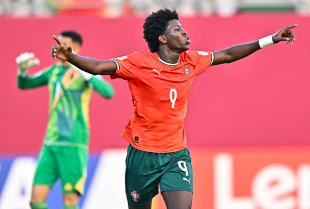 Portugal v Belgium : Round of 32- FIFA U-17 World Cup Qatar 2025 Anisio Cabral of Portugal celebrates after scoring the second goal during the FIFA U-17 World Cup Qatar 2025 Round of 32 match between Portugal and Belgium in Doha, Qatar, on November 14, 2025. DOHA Qatar Copyright: xNOUSHADxTHEKKAYILx
