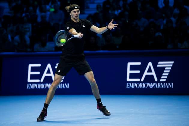 Nitto ATP, Tennis Herren Finals 2025 - Day Six Alexander Zverev of Germany plays a forehand during his round robin singles match against Felix Auger-Aliassime of Canada during day six of the Nitto ATP Finals 2025. Felix Auger-Aliassime won 6-4, 7-6(4). Turin Italy Copyright: xNicolòxCampox