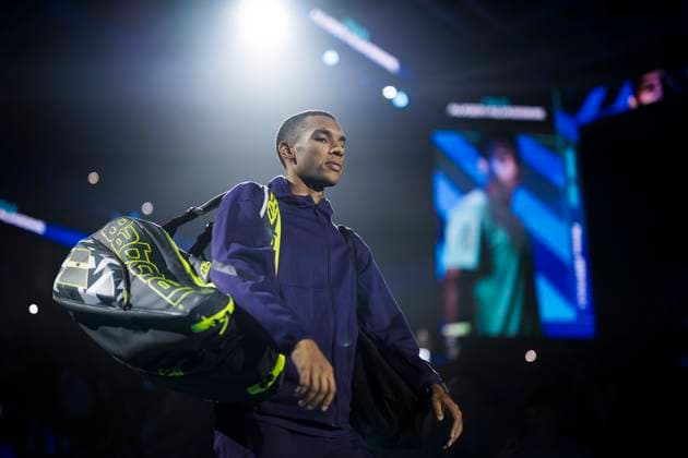 Nitto ATP, Tennis Herren Finals 2025 - Day Six Felix Auger-Aliassime of Canada walks out prior to his round robin singles match against Alexander Zverev of Germany during day six of the Nitto ATP Finals 2025. Felix Auger-Aliassime won 6-4, 7-6(4). Turin Italy Copyright: xNicolòxCampox