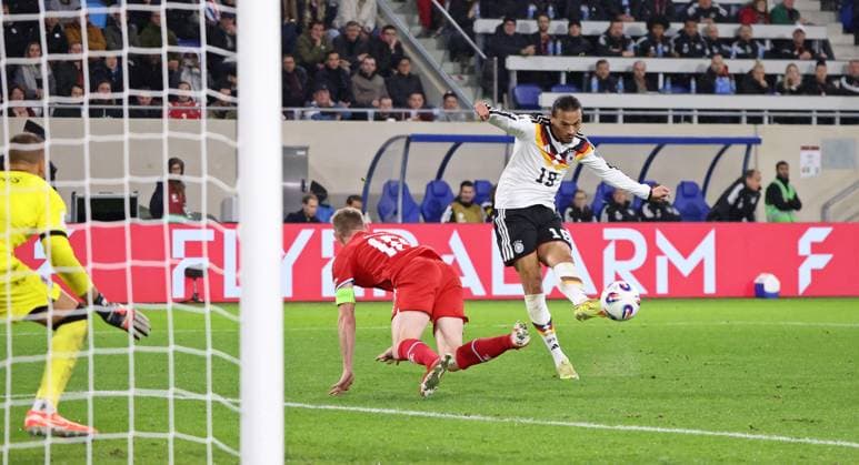 14 11 2025, Football, Men, Qualification, European Qualifiers, Luxembourg Germany, Laurent Jans Luxembourg Leroy Sane Germany Luxembourg Luxembourg Stade de Luxembourg Luxembourg Luxembourg LUX Copyright: xFabianxKleerx