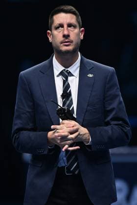 Referee during the singles match between Alexander Zverev (GER) and Felix Auger-Aliassime (CAN) during day six of the Nitto ATP, Tennis Herren Finals 2025 at Inalpi Arena on November 14, 2025 in Turin, Italy  Copyright: xDomenicoxCippitelli IPAxSportx xipa-agency.netx xx IPA_67968051 IPA_Agency_IPA67968051