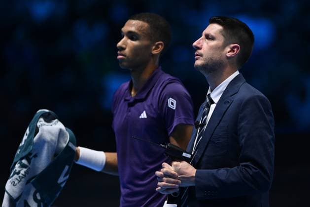 Felix Auger-Aliassime (CAN) and Referee during the singles match between Alexander Zverev (GER) and Felix Auger-Aliassime (CAN) during day six of the Nitto ATP, Tennis Herren Finals 2025 at Inalpi Arena on November 14, 2025 in Turin, Italy  Copyright: xDomenicoxCippitelli IPAxSportx xipa-agency.netx xx IPA_67968057 IPA_Agency_IPA67968057