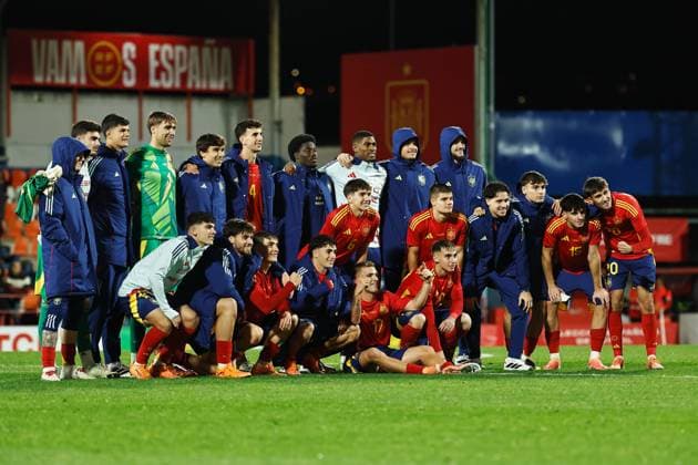 U21, U 21 Spain team group, Mannschaftsbild, Totale (ESP), NOVEMBER 14, 2025 - Football Soccer : U21 Spain team group celebrate after winning UEFA Under-21 Championship 2027 qualifying round match between U21 Spain - U21 San Marino at the Estadio Angel Carro in Lugo, Spain. Noxthirdxpartyxsales  aflo_310442655