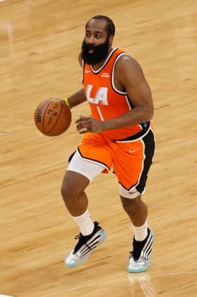 LOS ANGELES, CA - NOVEMBER 12: LA Clippers guard James Harden (1) dribbles the ball during the NBA, Basketball Herren, USA game between the Denver Nuggets and the LA Clippers on November 12, 2025, at the Intuit Dome in Inglewood, CA. (Photo by Jevone Moore Icon Sportswire) NBA: NOV 12 Denver Nuggets at LA Clippers EDITORIAL USE ONLY Icon20251112054