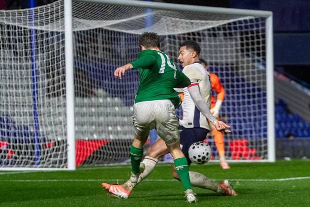U21, U 21 England v U21 Republic of Ireland U21 UEFA EUROPEAN CHAMPIONSHIPS 14 11 2025. Republic of Ireland defender Conor McManus (14) cross is blocked during the U21 UEFA EUROPEAN CHAMPIONSHIPS match between U21 England and U21 Republic of Ireland at the St Andrew s @ Knighthead Park, Birmingham, England on 14 November 2025. Editorial use only , Copyright: xManjitxNarotrax PSI-23213-0008