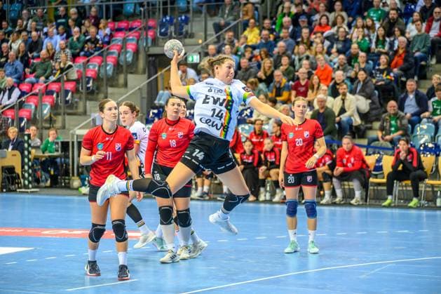 Handball Women EHF European League Women Qualification Round 3 Season 2025 2026 VfL Oldenburg vs HC Dalmatinka Ploce 14 11 2025 Marie Steffen 14, VfL Oldenburg
