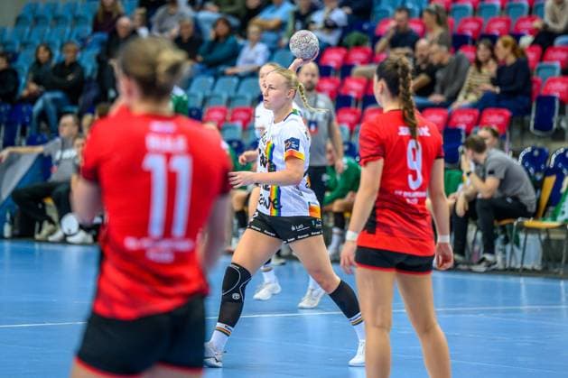 Handball Women EHF European League Women Qualification Round 3 Season 2025 2026 VfL Oldenburg vs HC Dalmatinka Ploce 14 11 2025 Lotta Röpcke 22, VfL Oldenburg